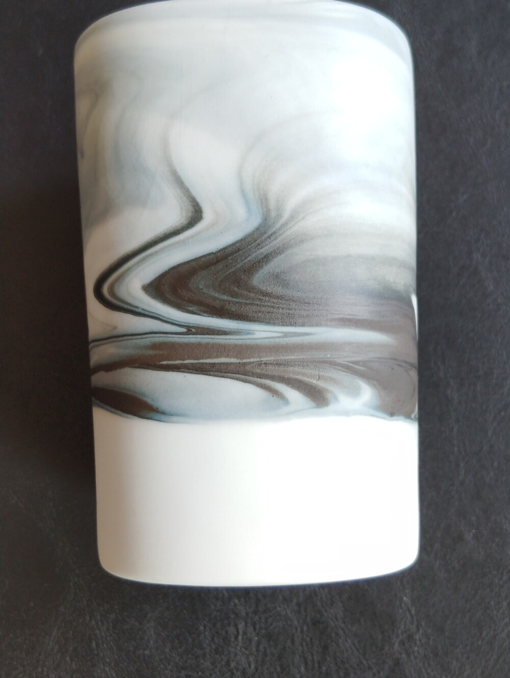 Empty Diptyque Marble-Pattern Porcelain Candle Holder - Picture 3 of 6